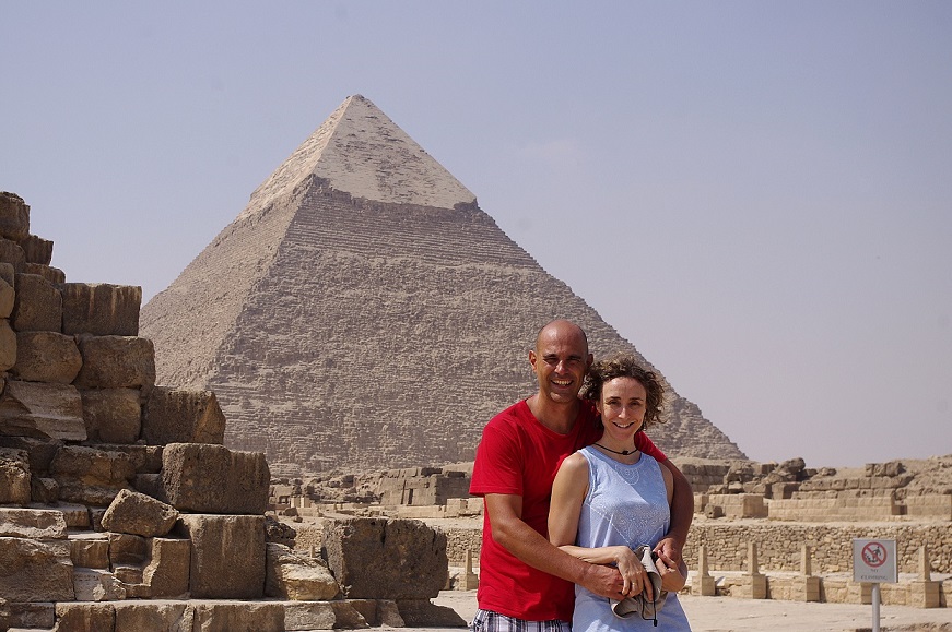 Pirámides de Giza, Egipto, desde el desierto