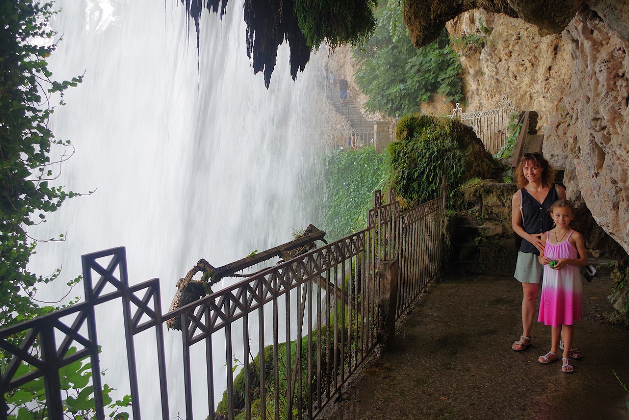 cueva de la cascada de Edessa, Grecia