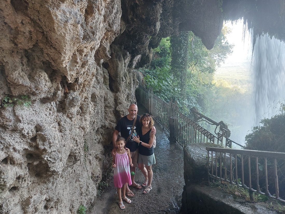 cueva de la cascada de Edessa, Grecia