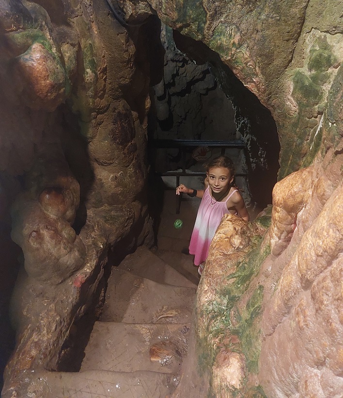 cueva de la cascada de Edessa, Grecia