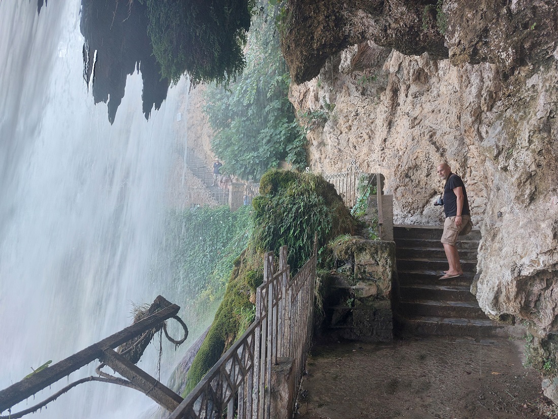 cueva de la cascada de Edessa, Grecia