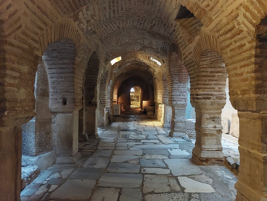 cripta de la iglesia bizantina de San Demetrio, Tesalonica, Grecia